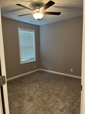718 Perkins Ave, Clarksville, TN 37040