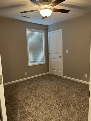 718 Perkins Ave, Clarksville, TN 37040