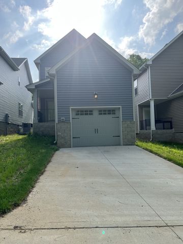 718 Perkins Ave, Clarksville, TN 37040