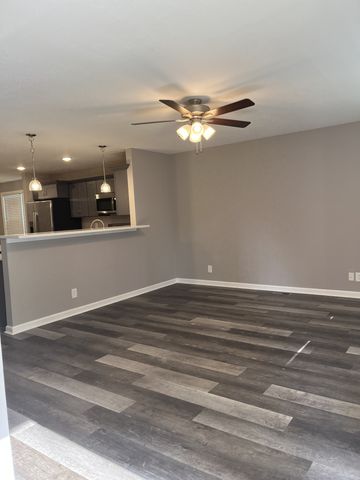 718 Perkins Ave, Clarksville, TN 37040