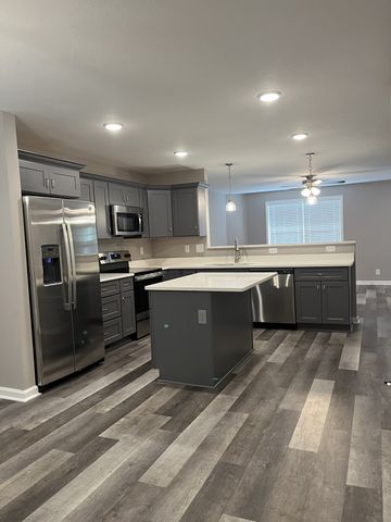 718 Perkins Ave, Clarksville, TN 37040
