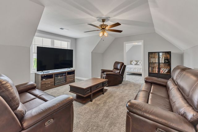 1484 Overlook Pointe, Clarksville, TN 37043