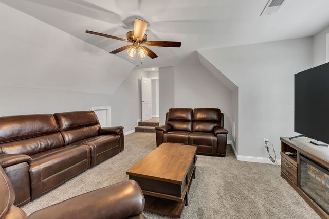1484 Overlook Pointe, Clarksville, TN 37043