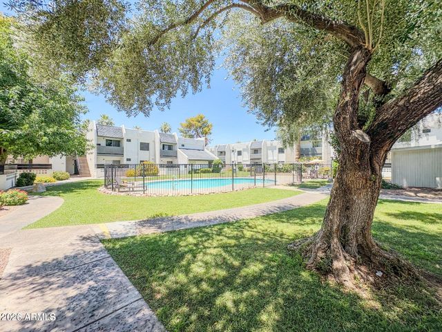 302 E MONTE VISTA Road A17, Phoenix, AZ 85004