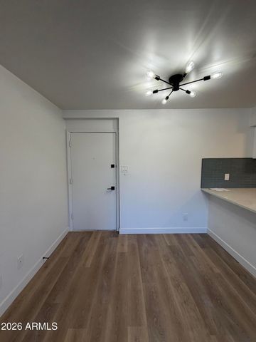 302 E MONTE VISTA Road A17, Phoenix, AZ 85004