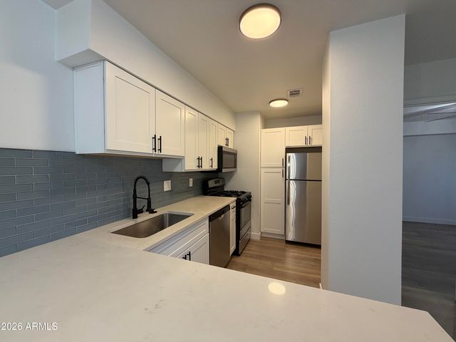 302 E MONTE VISTA Road A17, Phoenix, AZ 85004