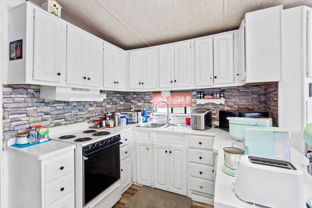 115 Hilltop Circle, Branson, MO 65616