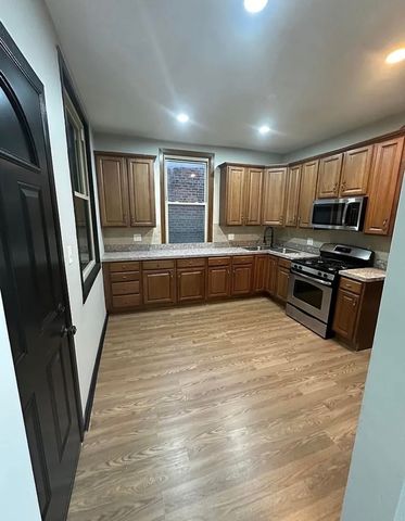 7611 S Green Street, Chicago, IL 60620