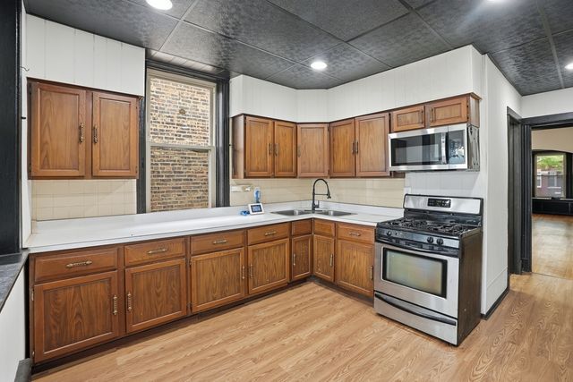 7611 S Green Street, Chicago, IL 60620