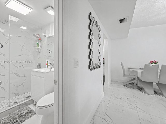 9560 NW 32nd Ave, Miami, FL 33147