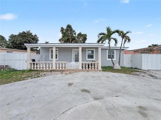 9560 NW 32nd Ave, Miami, FL 33147