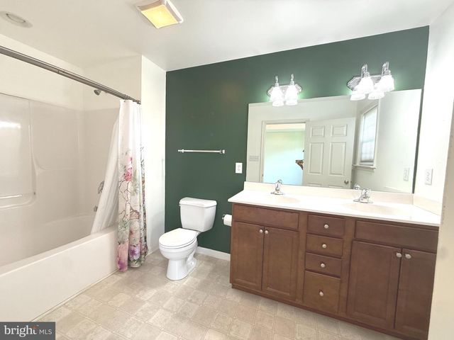 232 MORLATT LN, Martinsburg, WV 25404