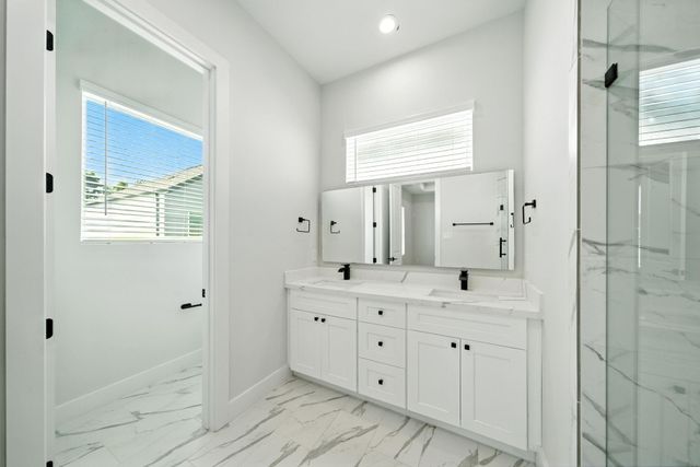 2304 Hoskins Drive F, Houston, TX 77080