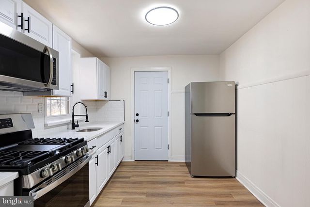 19 DENHAM AVE, Claymont, DE 19703