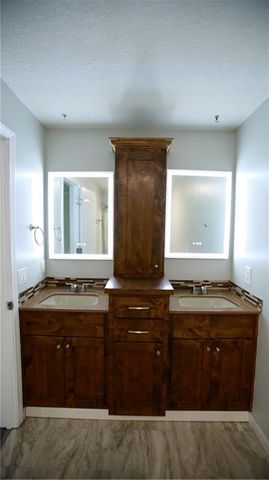 14298 Leavenworth Road, Basehor, KS 66007