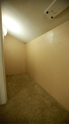 14298 Leavenworth Road, Basehor, KS 66007