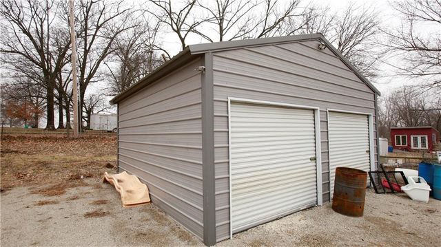 14298 Leavenworth Road, Basehor, KS 66007