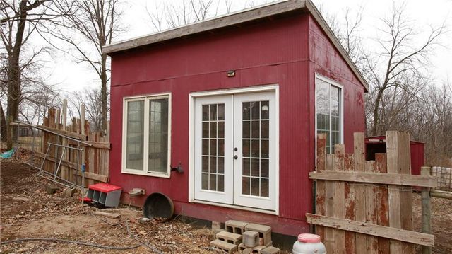 14298 Leavenworth Road, Basehor, KS 66007