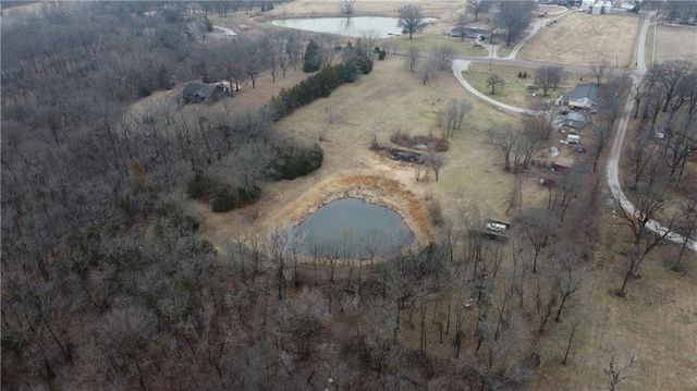 14298 Leavenworth Road, Basehor, KS 66007