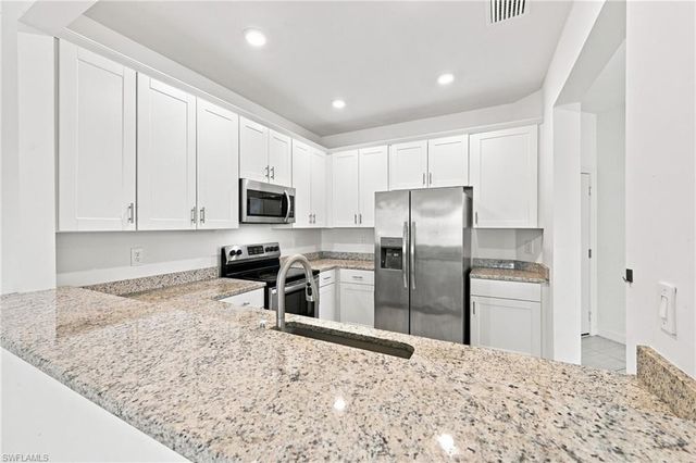 14236 Pine Lodge LN, Fort Myers, FL 33913
