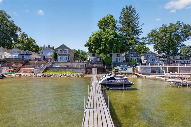 290 Park Street, Manitou Beach, MI 49253