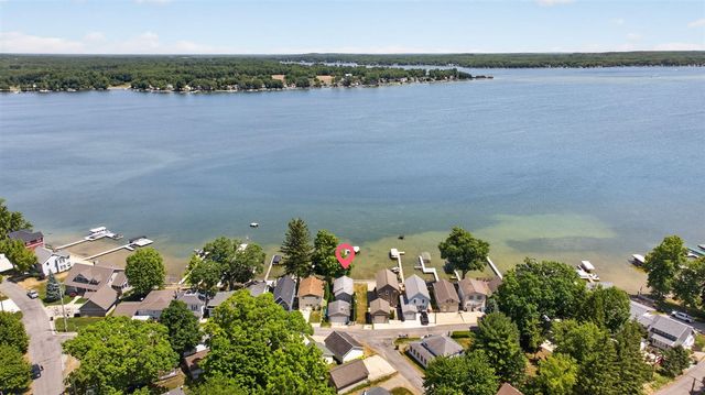 290 Park Street, Manitou Beach, MI 49253