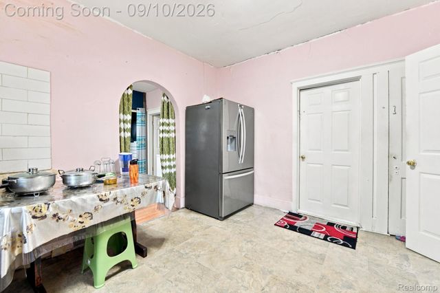 2405 Neibel Street, Hamtramck, MI 48212