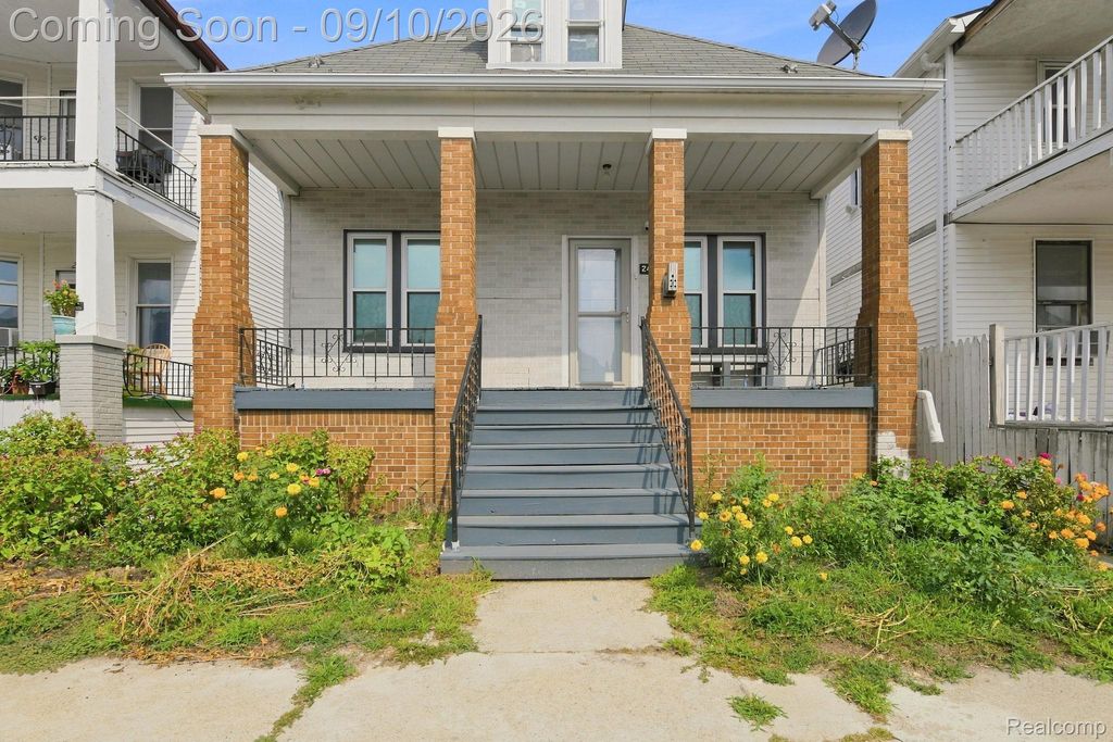 2405 Neibel Street, Hamtramck, MI 48212