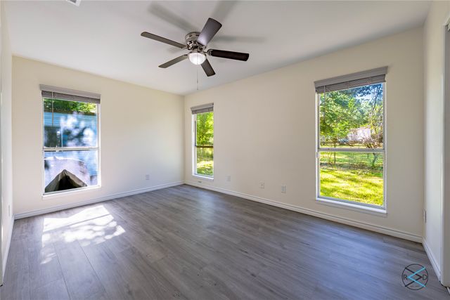 208 Lynn Creek Cove, Mabank, TX 75156