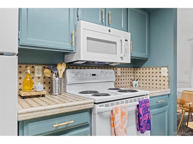 11184 E Linvale Dr, Aurora, CO 80014
