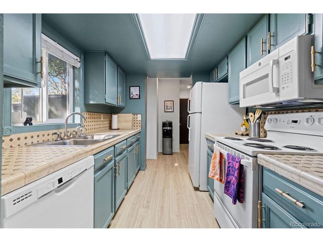 11184 E Linvale Dr, Aurora, CO 80014