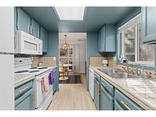 11184 E Linvale Dr, Aurora, CO 80014