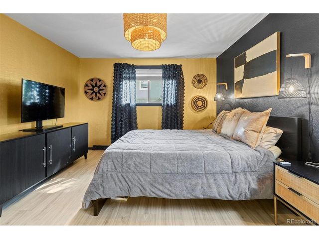 11184 E Linvale Dr, Aurora, CO 80014