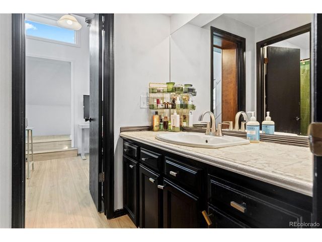 11184 E Linvale Dr, Aurora, CO 80014