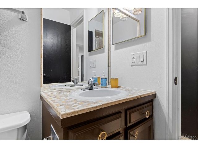 11184 E Linvale Dr, Aurora, CO 80014