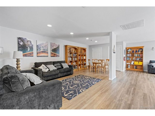 11184 E Linvale Dr, Aurora, CO 80014