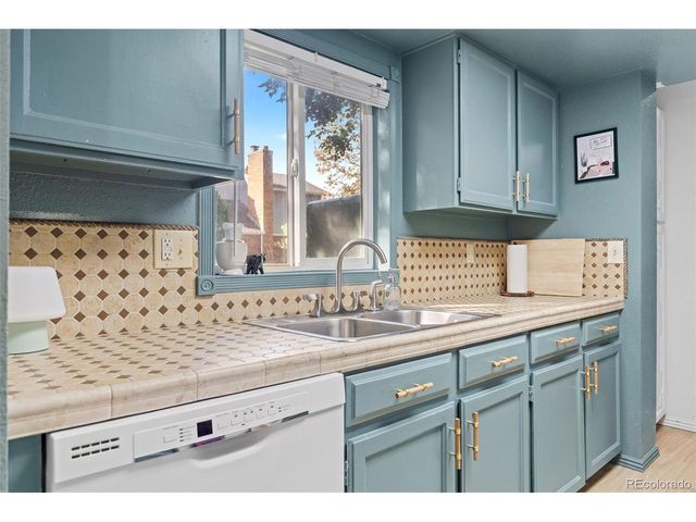 11184 E Linvale Dr, Aurora, CO 80014