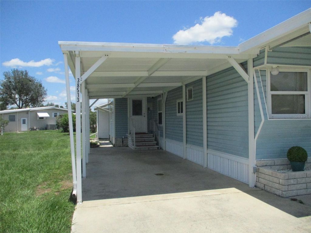 Image 2 of property listing at 38513 WILLOUGHBY DRIVE, Zephyrhills, FL 33540