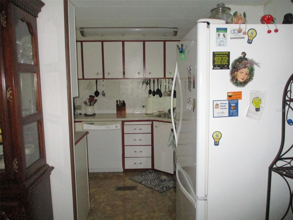 Image 3 of property listing at 38513 WILLOUGHBY DRIVE, Zephyrhills, FL 33540