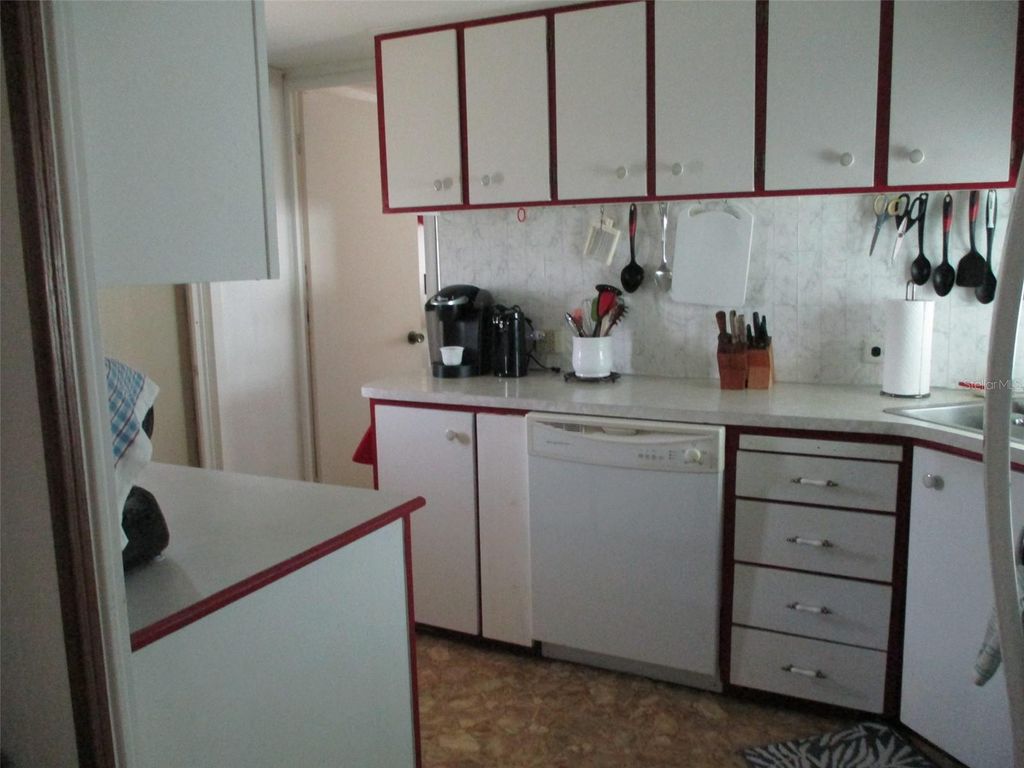 Image 7 of property listing at 38513 WILLOUGHBY DRIVE, Zephyrhills, FL 33540