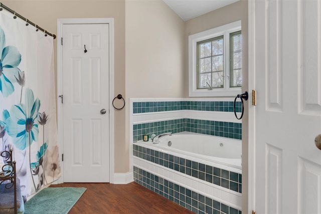 23099 S Shore Drive, Edwardsburg, MI 49112