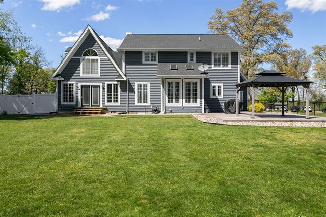 23099 S Shore Drive, Edwardsburg, MI 49112