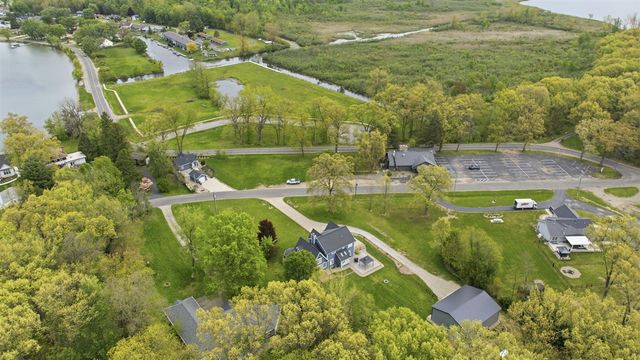 23099 S Shore Drive, Edwardsburg, MI 49112