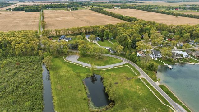 23099 S Shore Drive, Edwardsburg, MI 49112