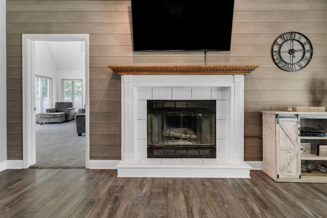 23099 S Shore Drive, Edwardsburg, MI 49112