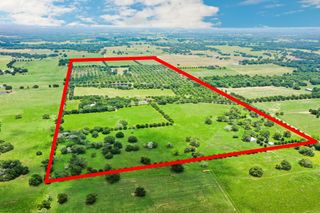 2796 County Road 226, Schulenburg, TX 78956
