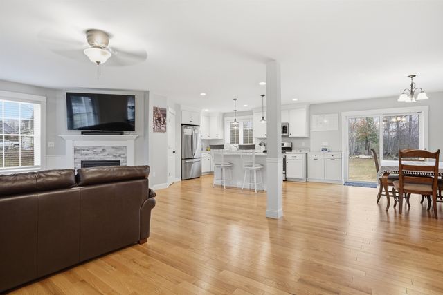 67 Copp Drive, Fremont, NH 03044