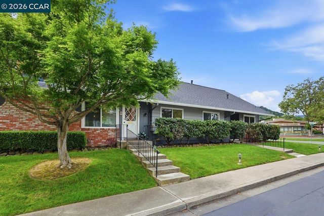 204 Miramonte Dr, Moraga, CA 94556