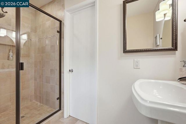 204 Miramonte Dr, Moraga, CA 94556