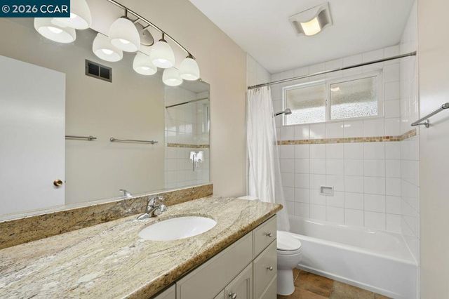 204 Miramonte Dr, Moraga, CA 94556